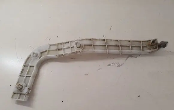 Suzuki Grand Vitara II Rear bumper mounting bracket