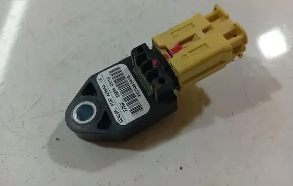 Toyota Avensis T250 Airbag deployment crash/impact sensor 8983405010