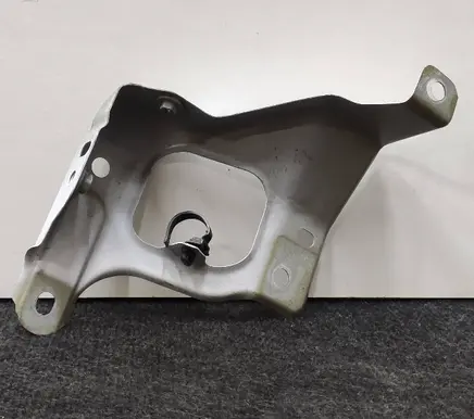 Tesla Model 3 Fender mounting bracket 108601700D