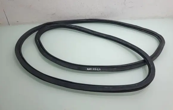 Audi Q5 SQ5 Front door rubber seal 8R0831721