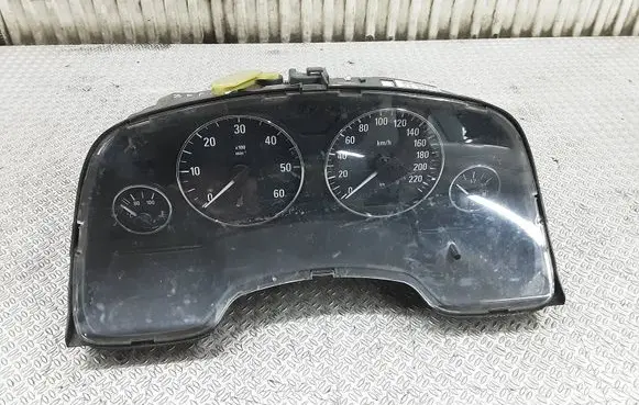 Opel Zafira A Speedometer (instrument cluster) 24461768