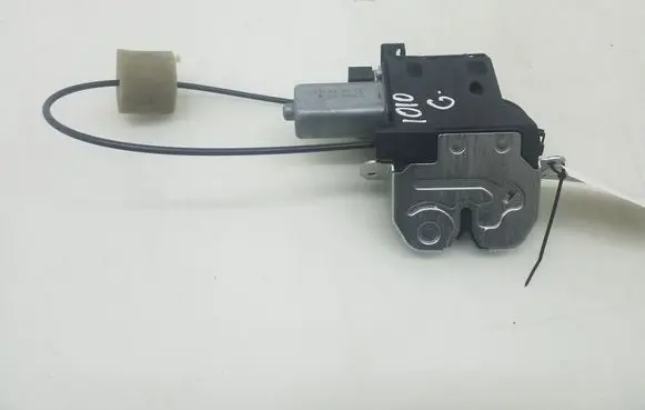Loading door lock