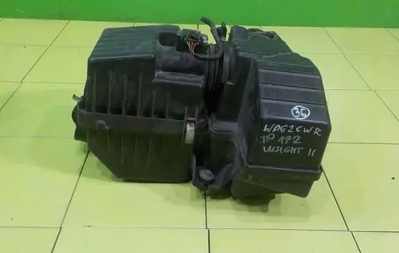 Honda Insight Air filter box 
