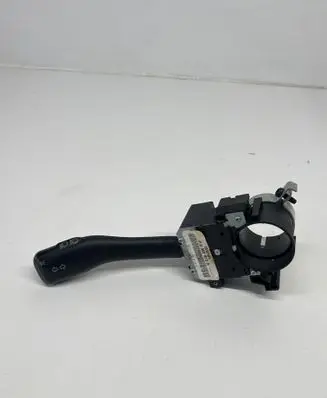 Volkswagen Golf IV Indicator stalk 8L0953513G