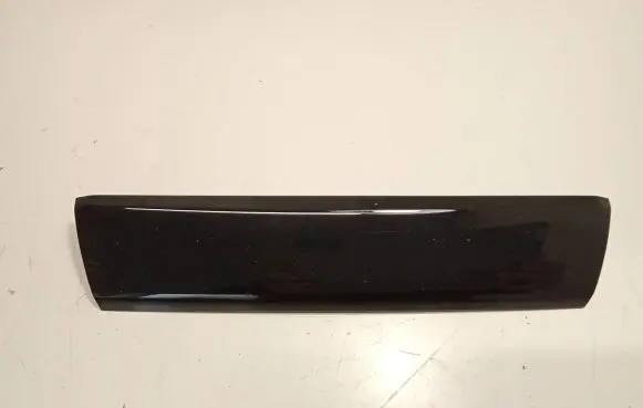 BMW 5 G30 G31 G38 Dashboard glove box trim 8071610