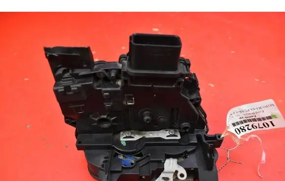 Ford B-MAX Front door lock AV1AR21812AC
