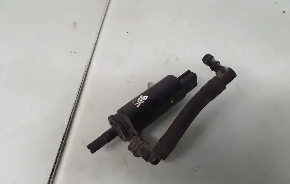 BMW 7 E65 E66 Headlight washer pump 8377613 67128377613