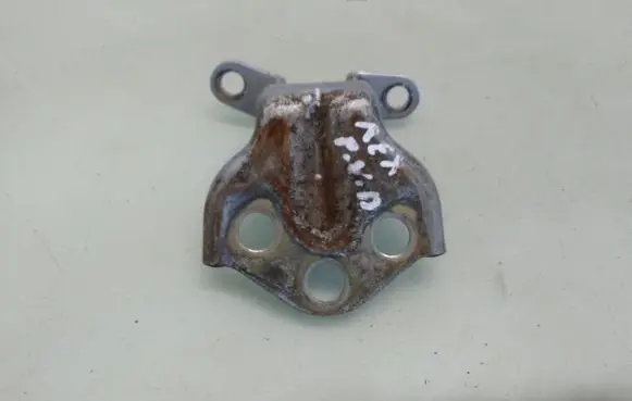 SsangYong Rexton I Front door upper hinge 