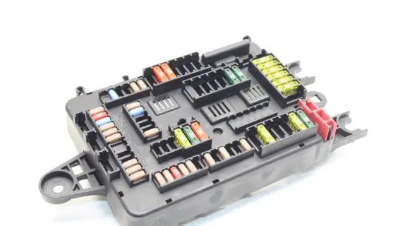 BMW 1 F20 F21 Fuse module 9261111