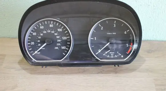 BMW 1 E81 E87 Speedometer (instrument cluster)