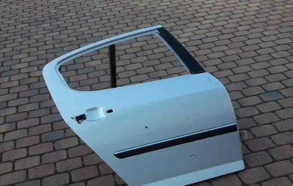 Peugeot 407 Front door 9659854280E00