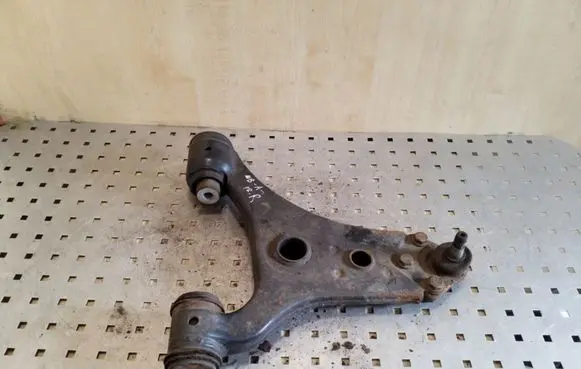 Mercedes-Benz A W169 Front lower control arm/wishbone