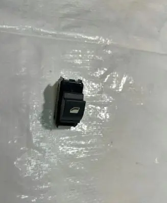 Peugeot 3008 II Electric window control switch