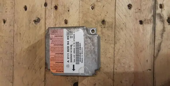 Mercedes-Benz E W211 Airbag control unit/module A2118209485 5668