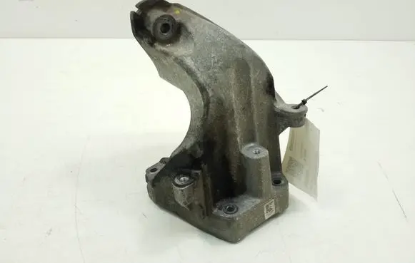 Mercedes-Benz CLS C218 X218 Engine mounting bracket A6512230004