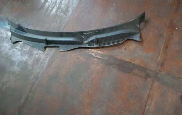 Audi A3 S3 8L Wiper trim 8L1819415