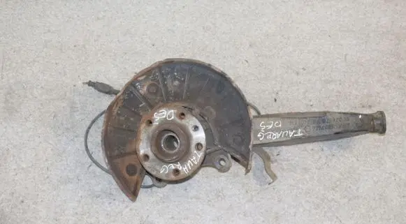 Volkswagen Touareg I Front wheel hub spindle knuckle 7L6407258A