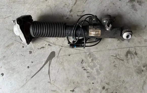 BMW X5 F15 Rear shock absorber/damper 6875090