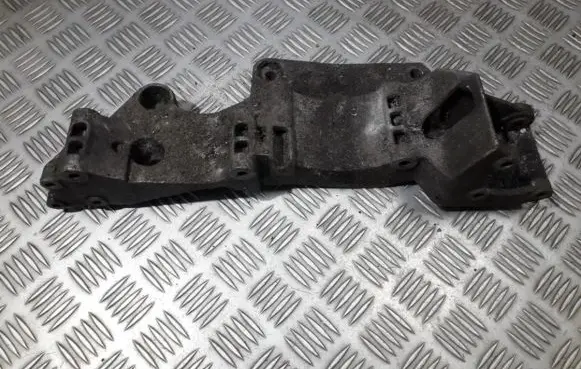 Volkswagen Golf IV Engine mounting bracket 06a903143h a903143h