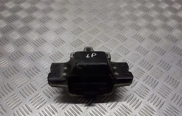 Skoda Octavia Mk2 (1Z) Engine mounting bracket 1K0199555