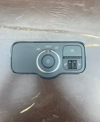 Mercedes-Benz Citan II Light switch A4209050500 252739630R