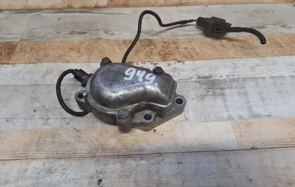 Volvo XC90 Thermostat housing 8636779