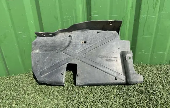 Opel Vivaro Engine splash shield/under tray 91169272 8200197776