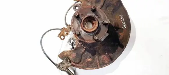 Toyota Avensis T250 Front wheel hub 