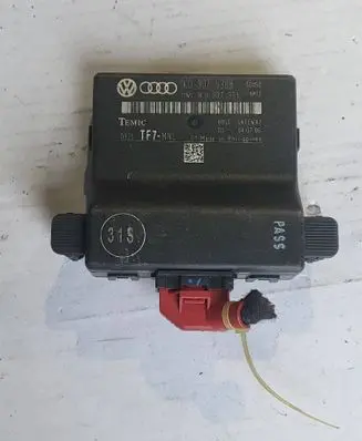 Skoda Octavia Mk2 (1Z) Gateway control module 1K0907530H 1K0907951