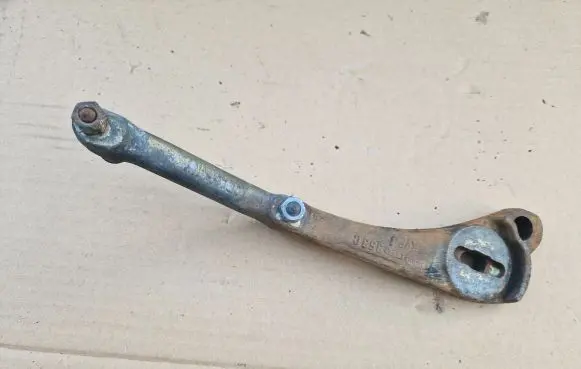 Volkswagen Jetta II Gearbox mounting bracket 191199353C 353C