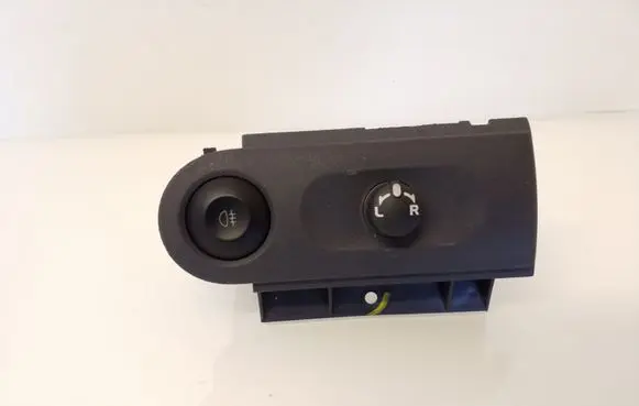 Mitsubishi Colt Wing mirror switch