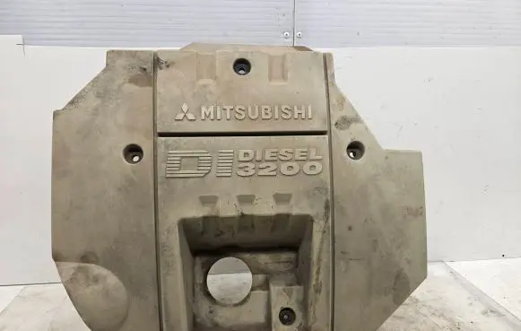 Mitsubishi Pajero Engine cover (trim)