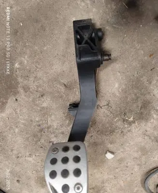 Citroen C4 I Clutch pedal 50175413
