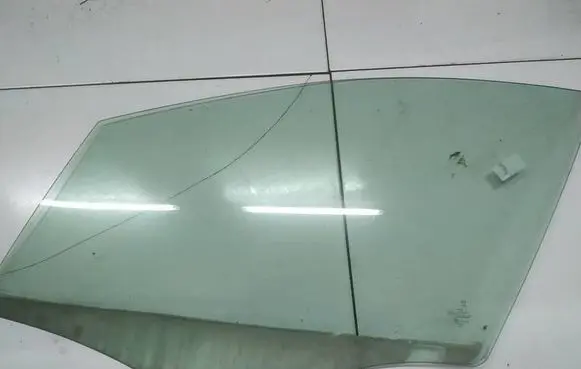 Peugeot 407 Front door window glass four-door AS2