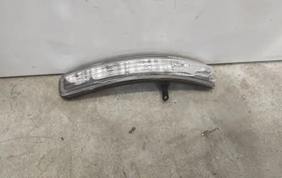 Ford Explorer V Front indicator light BB5313B375A