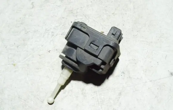 Headlight level adjustment motor