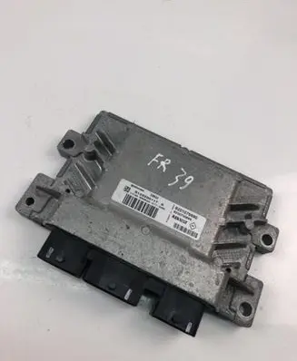 Renault Twingo II Engine control unit/module 8201076690