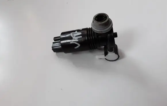 Volvo V40 Windscreen/windshield washer pump 1026810