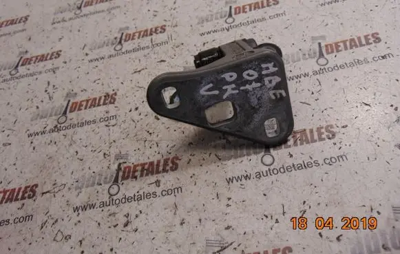 Mercedes-Benz E W211 Front door upper hinge