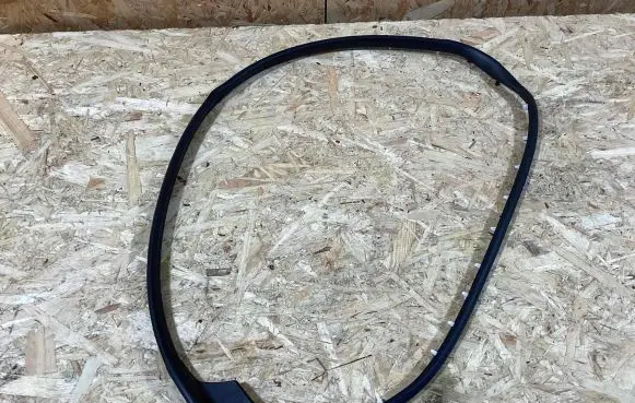 Porsche Boxster 981 Front door rubber seal 9811258380
