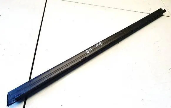 Peugeot 508 Front door glass trim molding 
