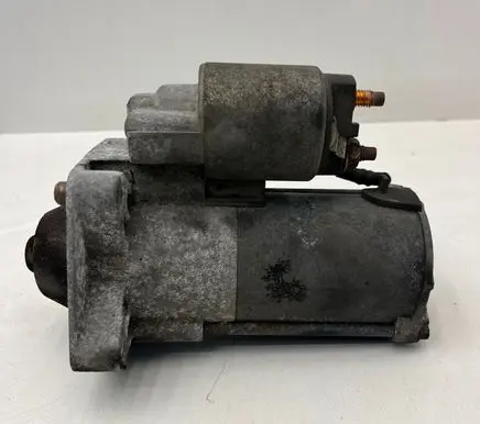 Volvo V70 Starter motor 8697650