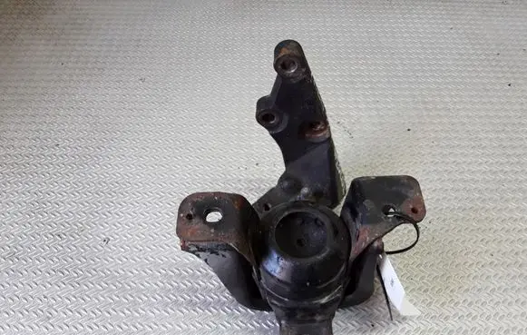 Toyota Yaris Engine mount bracket 1231533020