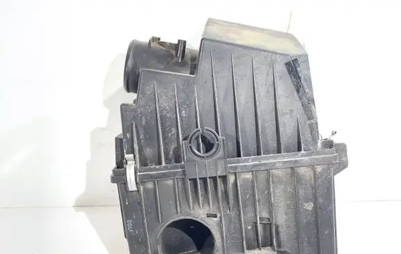 Mazda CX-7 Air filter box 