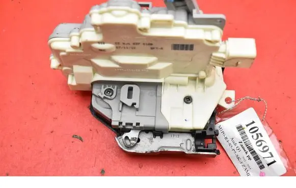 Audi Q3 8U Front door lock 8J1837016B