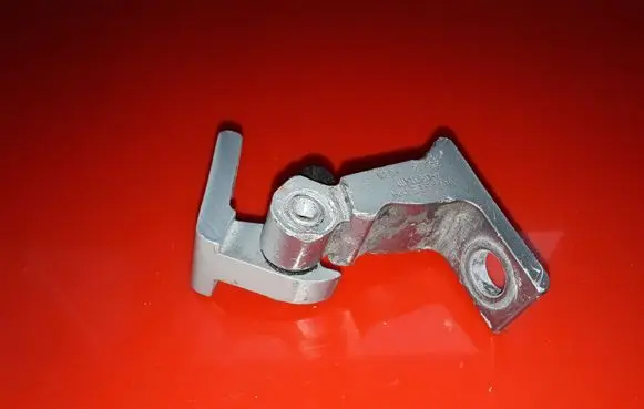 Audi A8 S8 D4 4H Rear door lower hinge 4H0831401