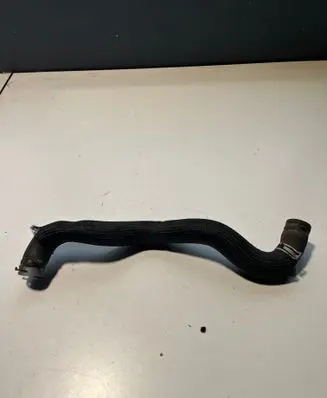 Coolant pipe/hose