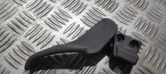 Volkswagen PASSAT B5 Engine bonnet (hood) release handle 3b1823533