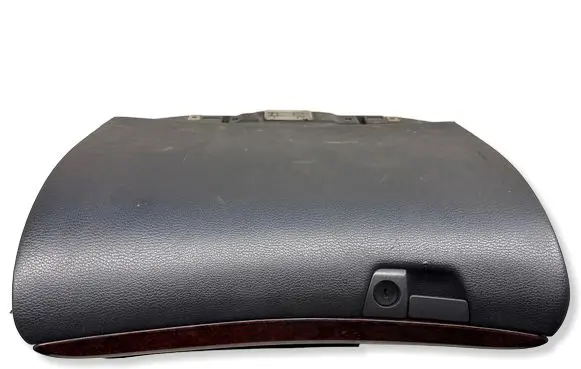 Volvo V70 Glove box 8650374 3865