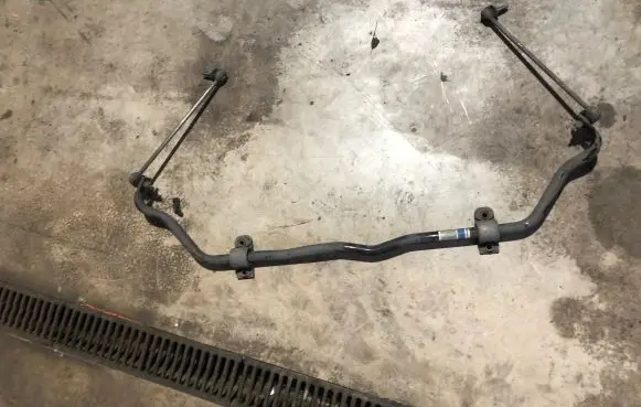 Citroen Berlingo Front anti-roll bar/sway bar 9833983480